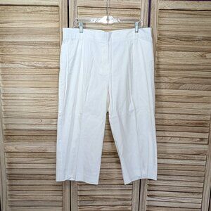 Larry Levine Woman Stretch White Capri's Cropped Pants Size 16W